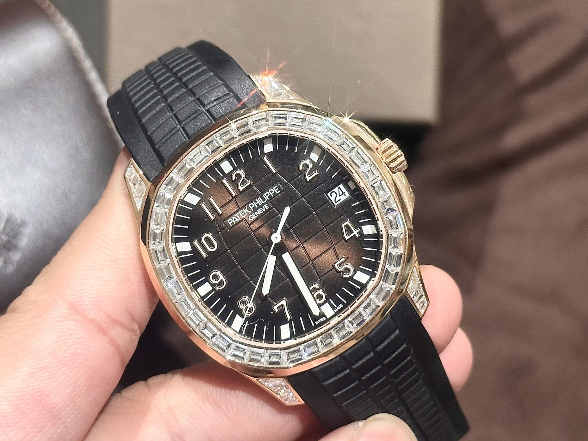 replica Patek Philippe Replica Watch Nautilus 7010 Rose Gold Womens 32mm WATCHES 4 