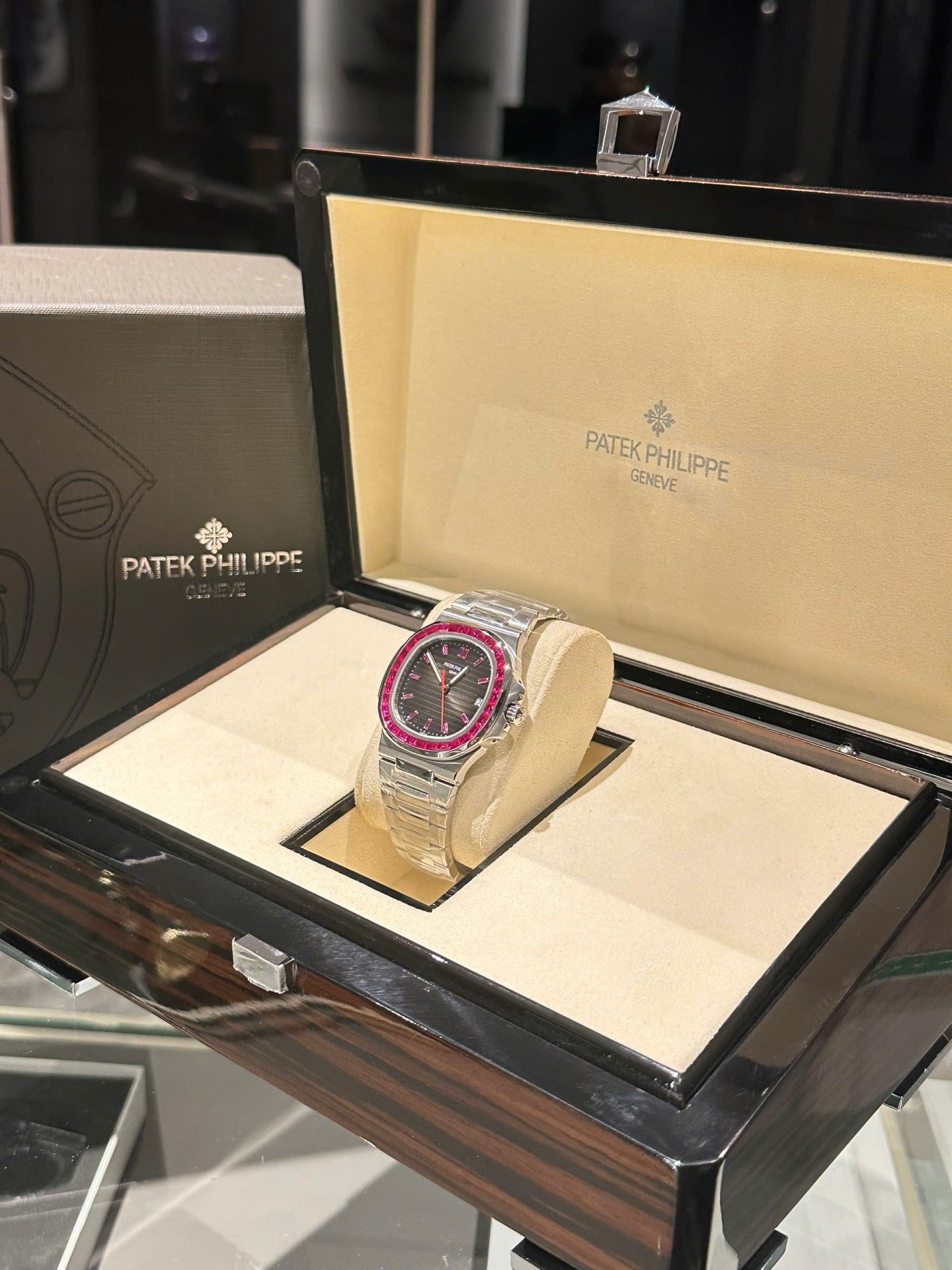 replica Patek Philippe Best Replica Watch Nautilus 5719 Custom CVD Diamond And White Gold 40mm WATCHES 4 