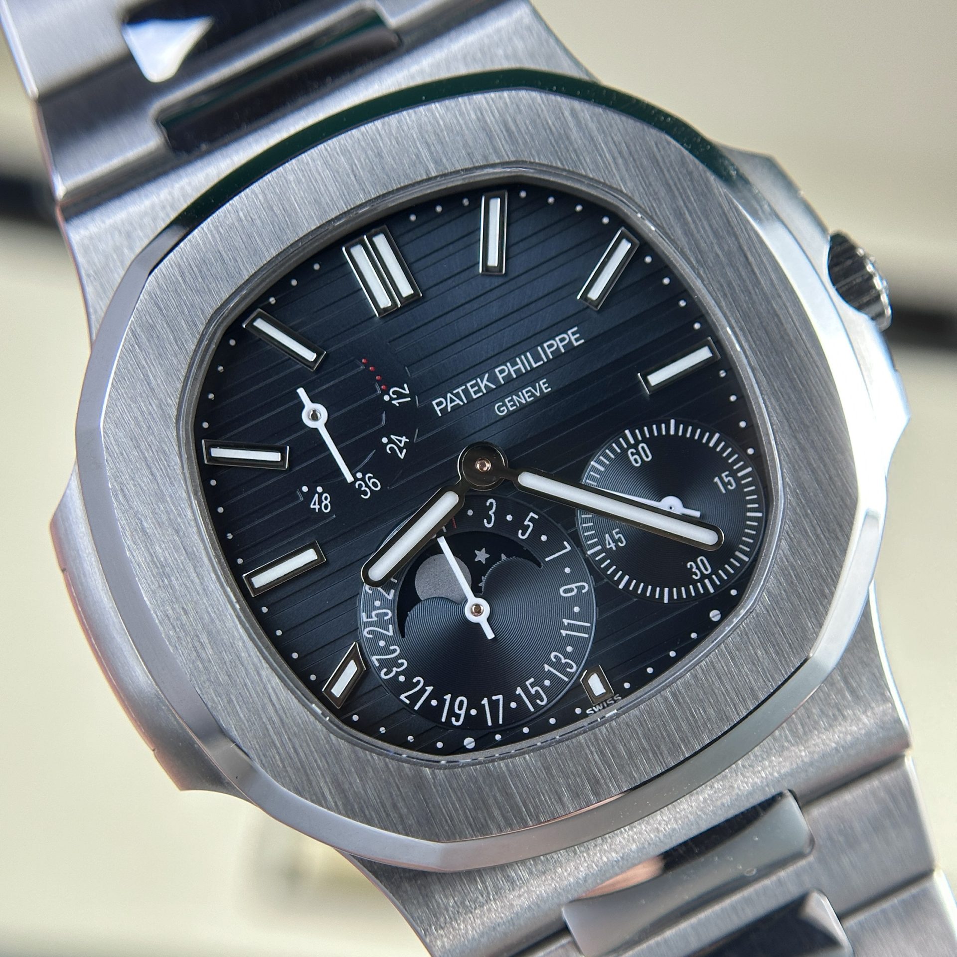 replica Patek Philippe Replica Watch Nautilus 5712 Demi Rose Gold GR Factory 40mm WATCHES 4 