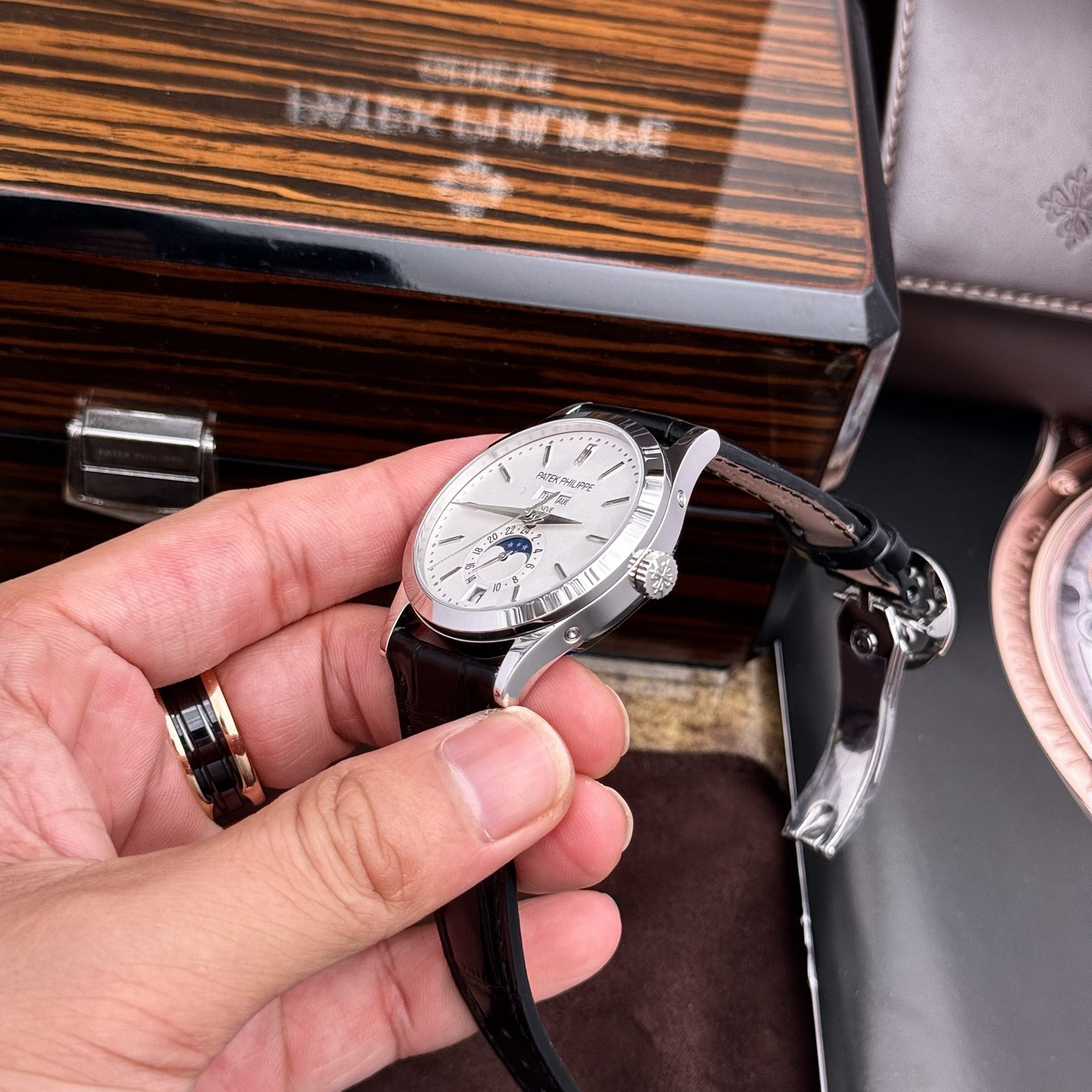 replica Patek Philippe Replica Watch Nautilus 5724R Gold Wrapped GR Factory 40mm WATCHES 4 