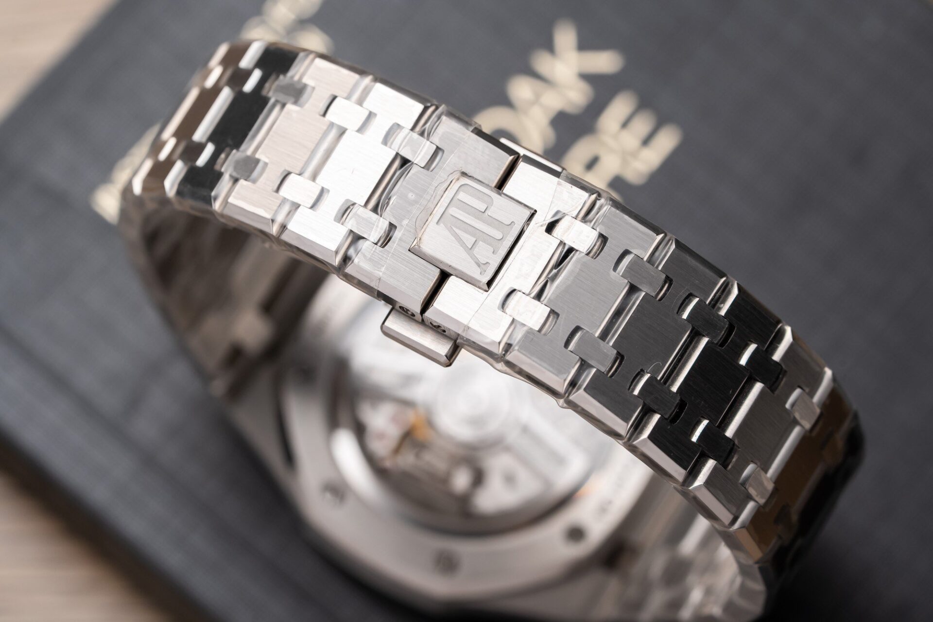 replica Audemars Piguet Replica Watch Royal Oak 15400ST Black Dial Rubber Strap 41mm WATCHES 5 