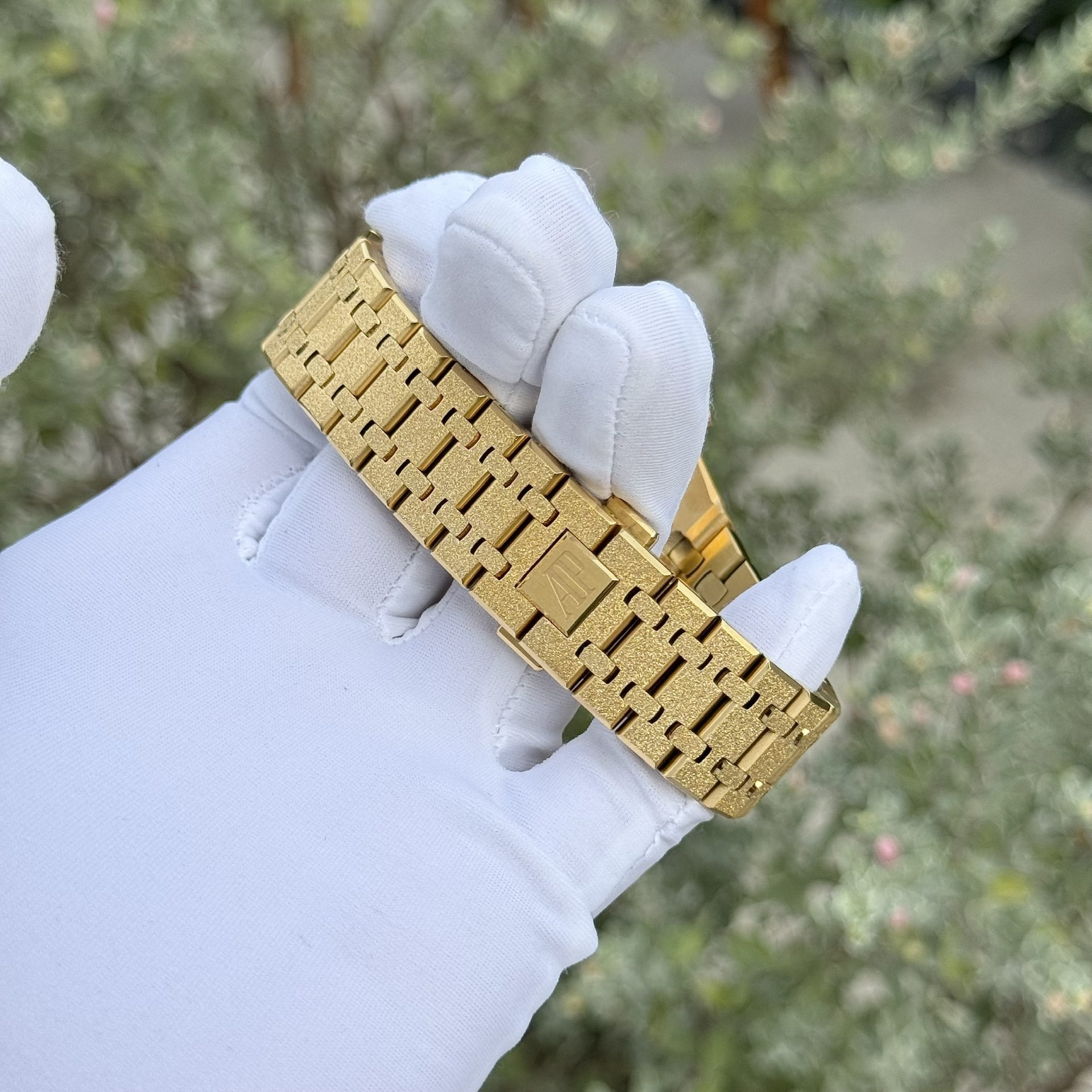 replica Audemars Piguet Replica Watches Royal Oak 15400OR Custom Moissanite Diamonds 41mm WATCHES 5 