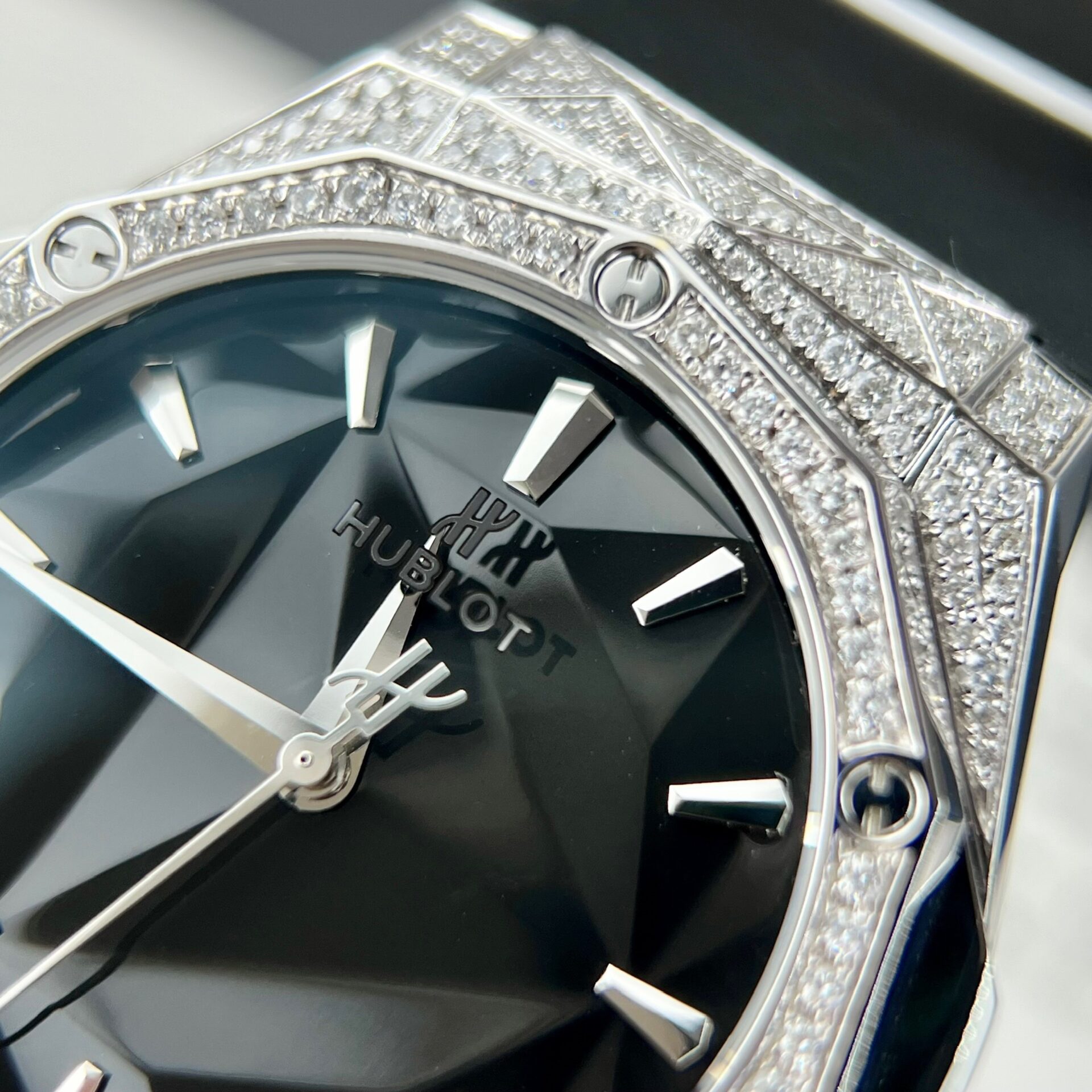 replica Hublot Replica Watch Big Bang One Click Custom Full Moissanite Diamonds 39mm WATCHES 5 