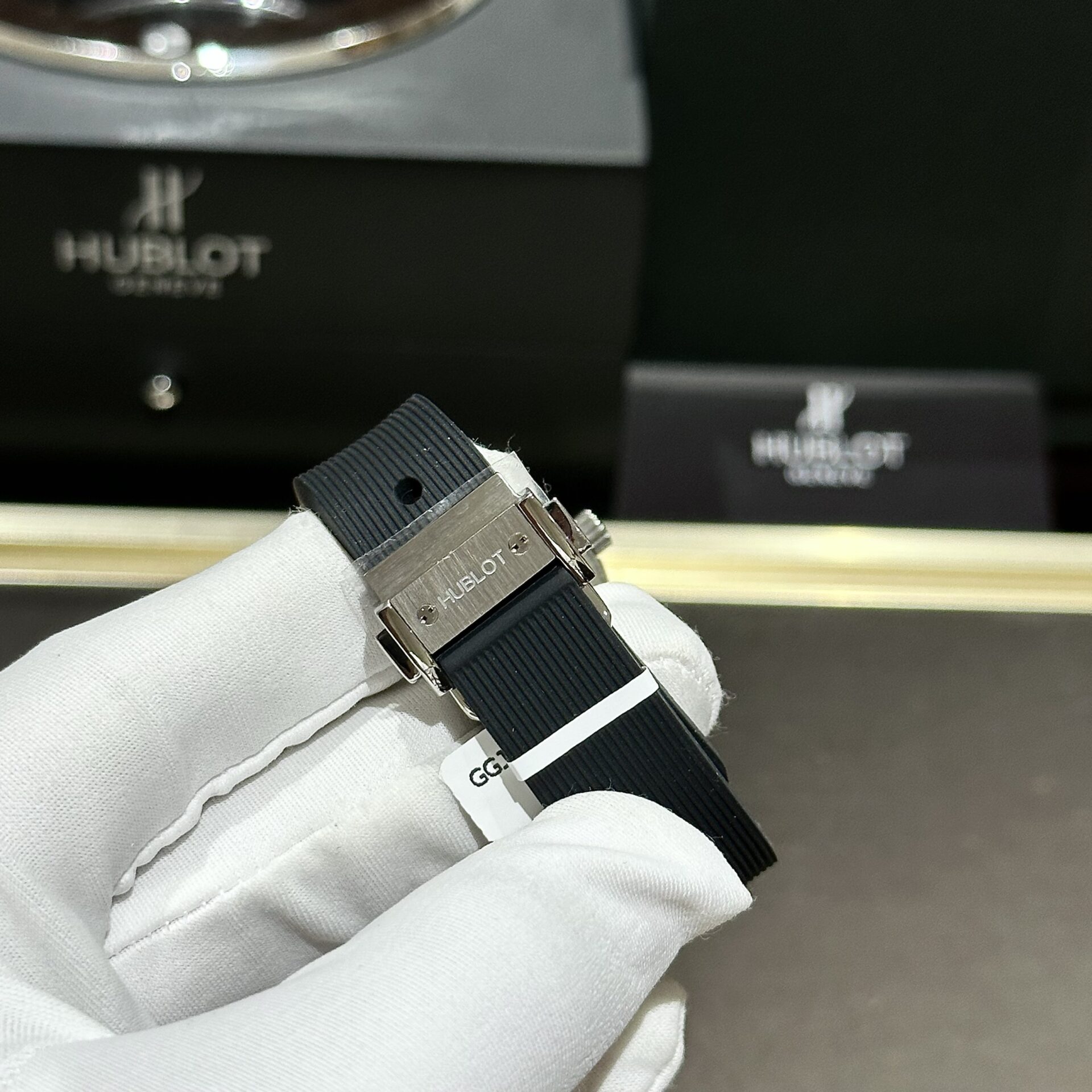 replica Hublot Replica Watch Classic Fusion Custom Full Moissanite Diamonds 42mm WATCHES 5 
