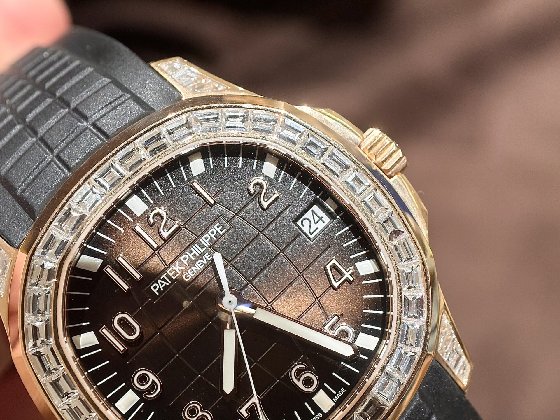 replica Patek Philippe Replica Watch Nautilus 7010 Rose Gold Womens 32mm WATCHES 5 
