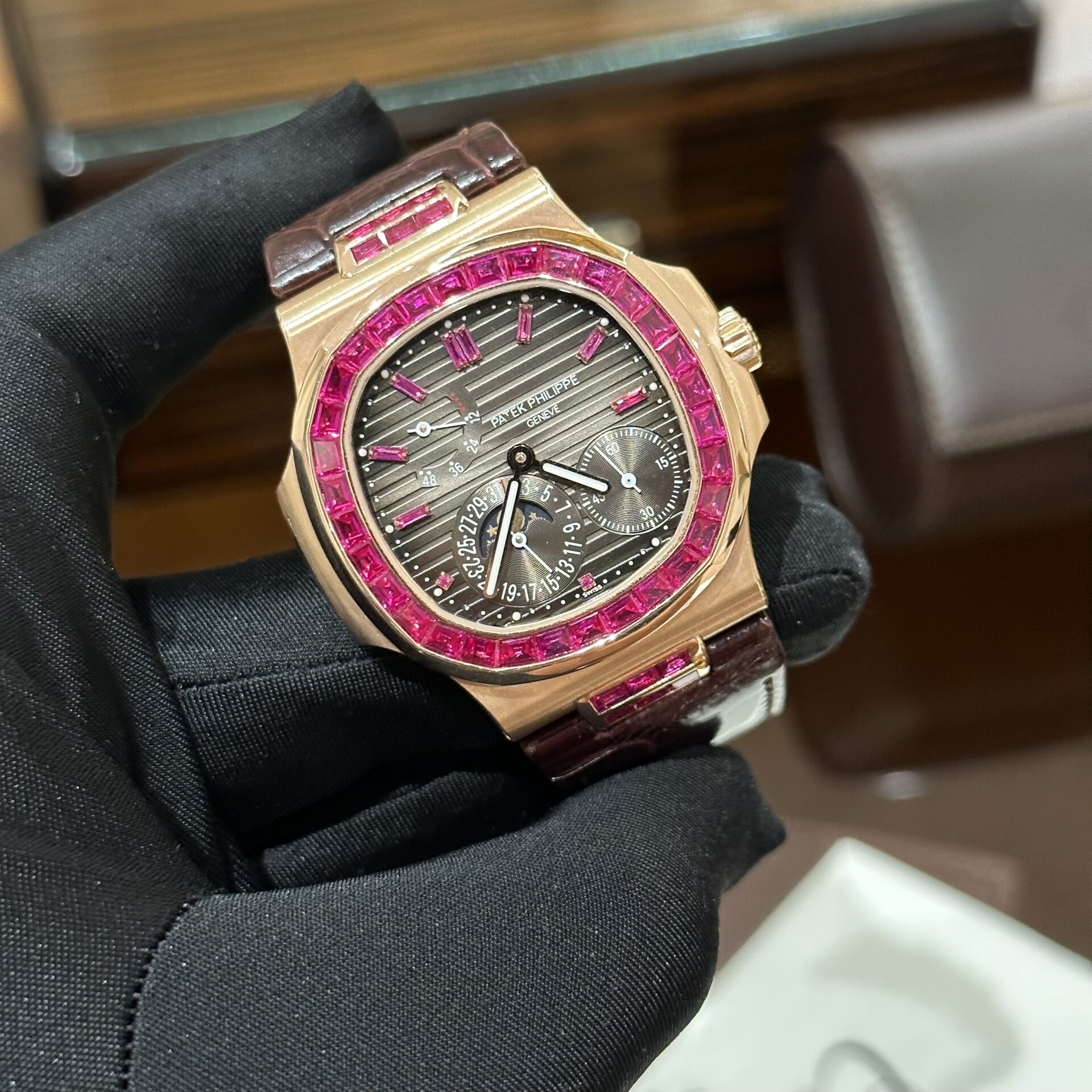 replica Patek Philippe Fake Watches Nautilus 7010 Womens Metal Wire 32mm WATCHES 5 