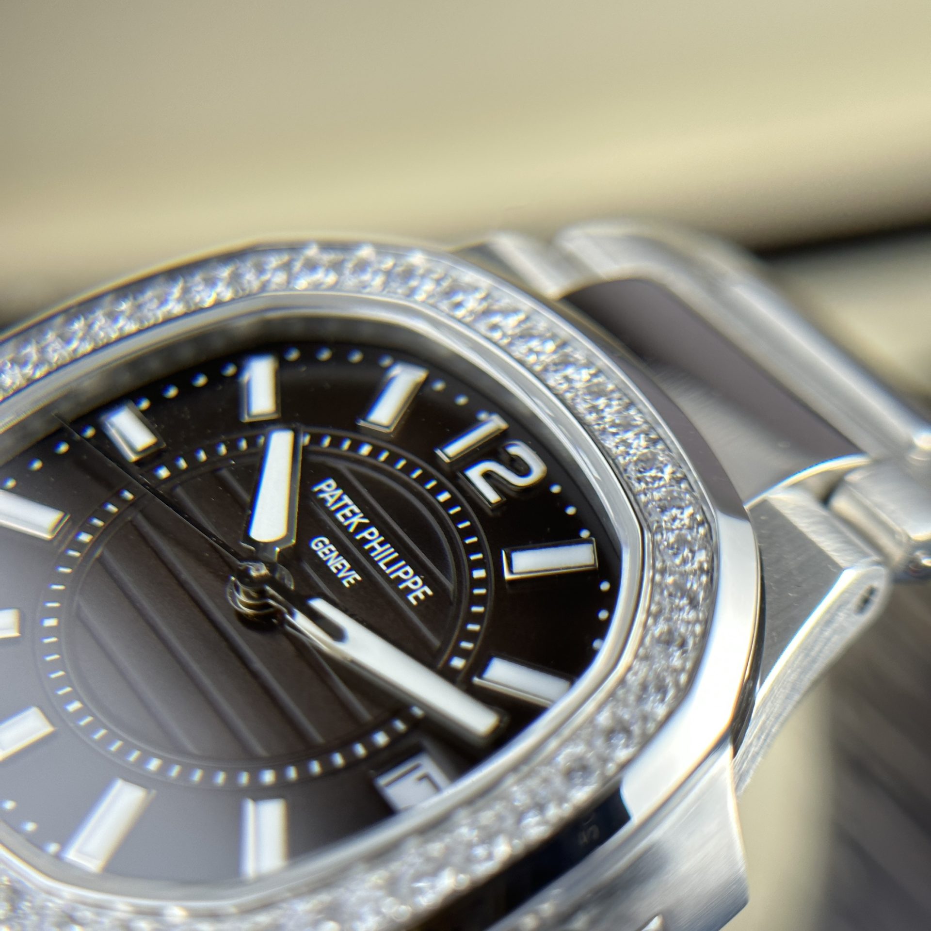 replica Patek Philippe Replica Watch Aquanaut 5067 Gray Dial Rubber Strap 35.6mm WATCHES 5 
