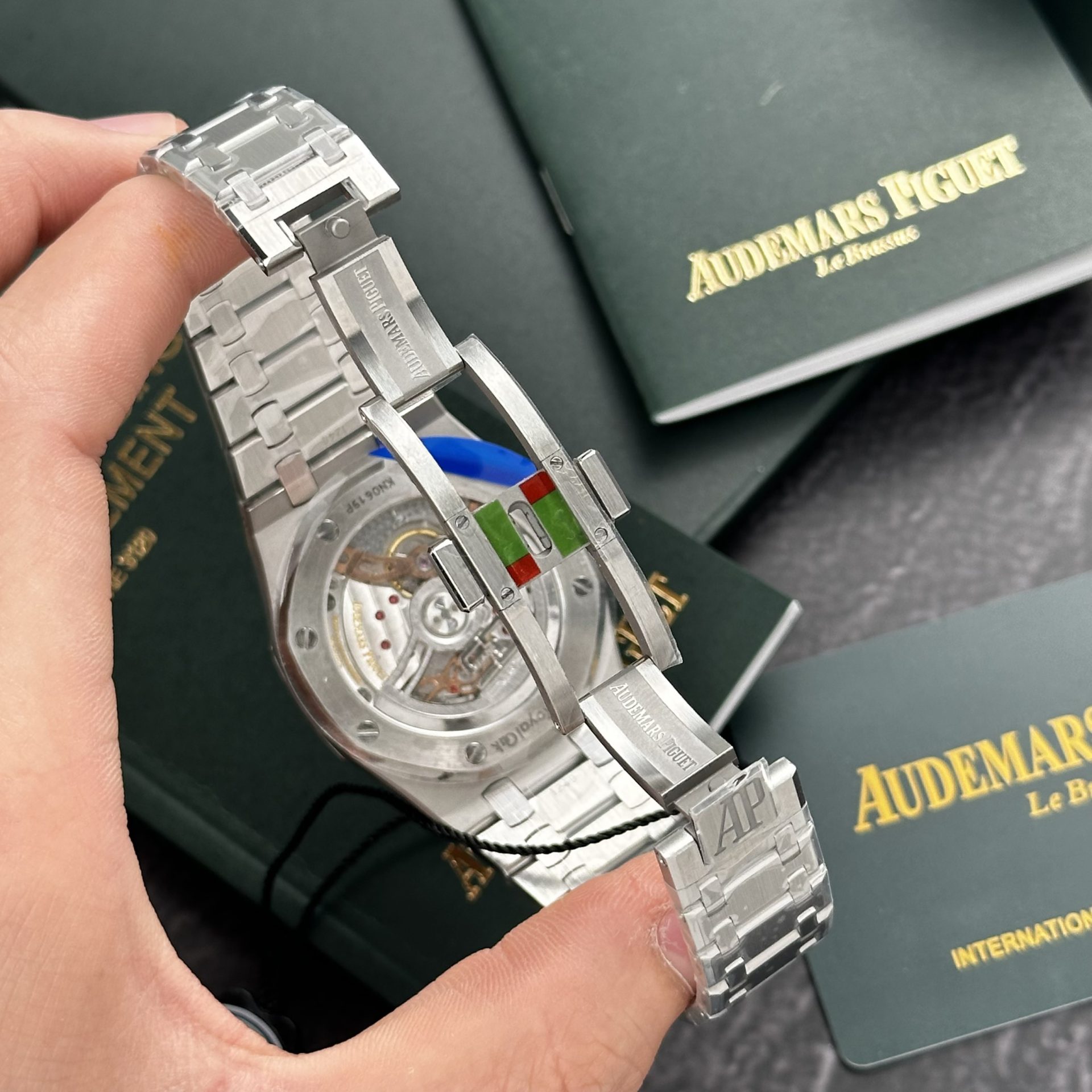 replica Audemars Piguet Replica Watch Royal Oak 15400ST Black Dial Rubber Strap 41mm WATCHES 6 
