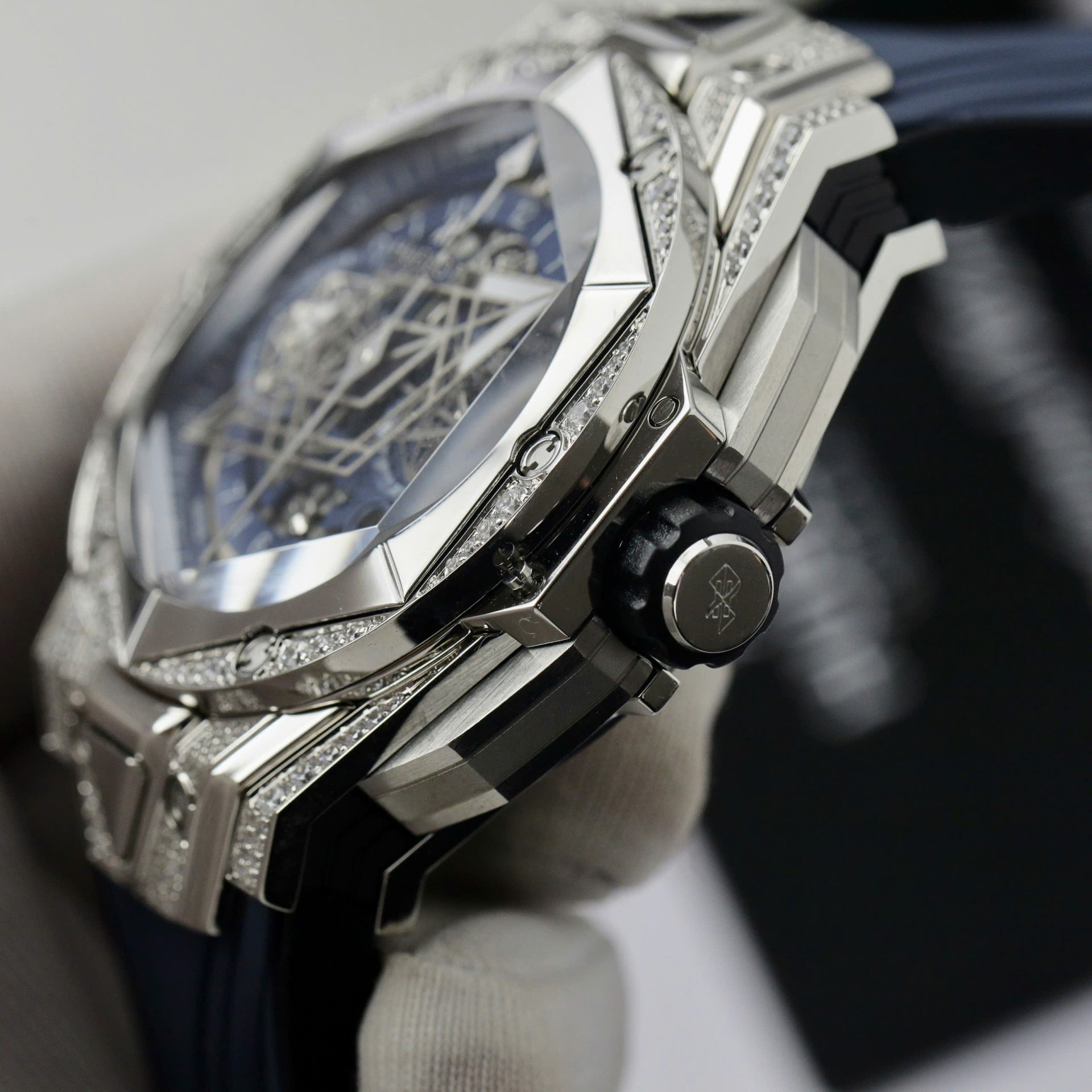replica Hublot Fake Watches Big Bang Chronograph King Gold Black Dial 44mm WATCHES 6 