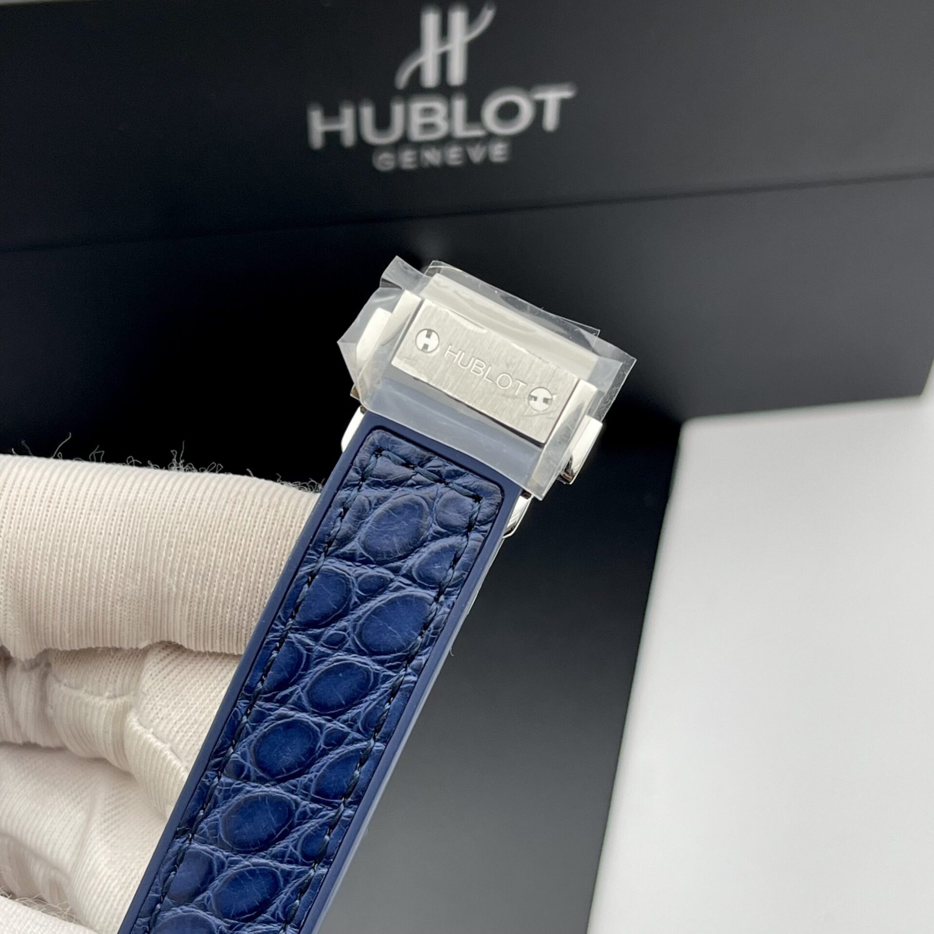 replica Hublot Fake Watch Big Bang One Click Dial Blue Custom Diamonds Moissanite 39mm WATCHES 6 