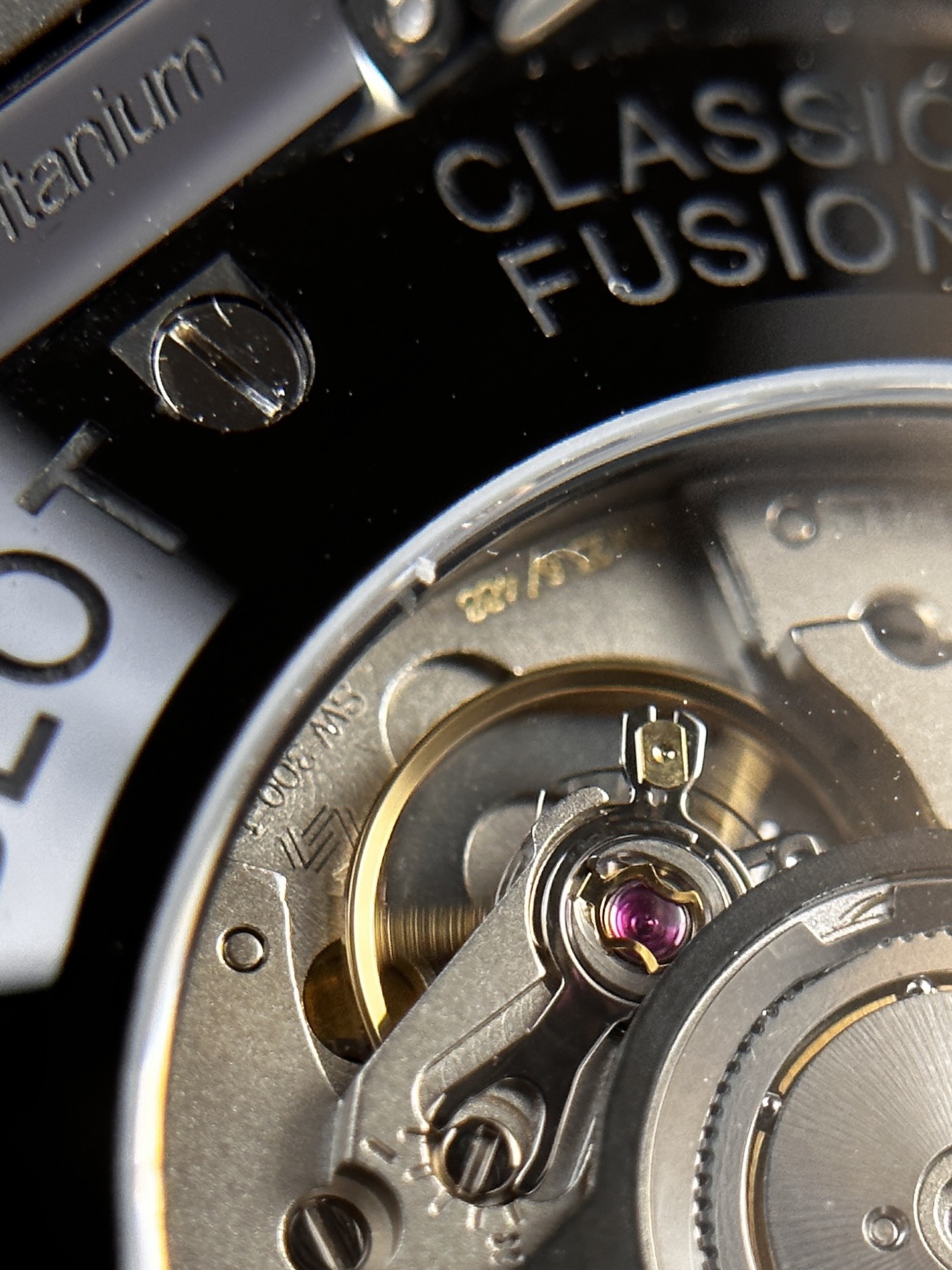 replica Hublot Replica Watch Classic Fusion Custom Full Moissanite Diamonds 42mm WATCHES 6 