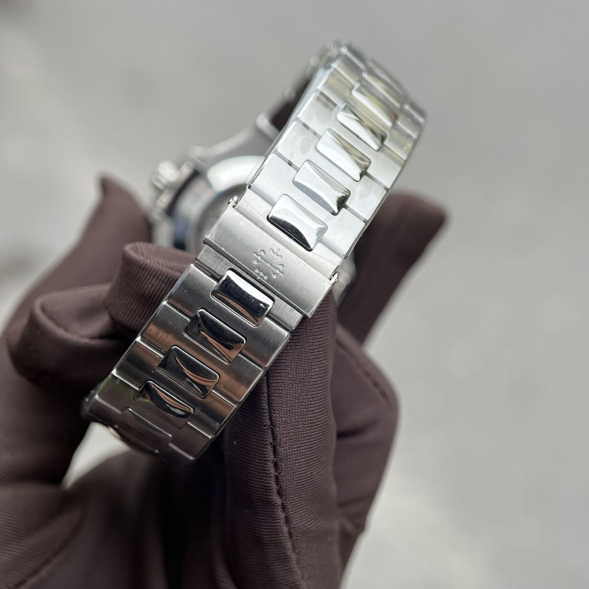 replica Patek Philippe Best Replica Watch Nautilus 5712R Brown Dial 18K Solid Gold 40mm WATCHES 6 