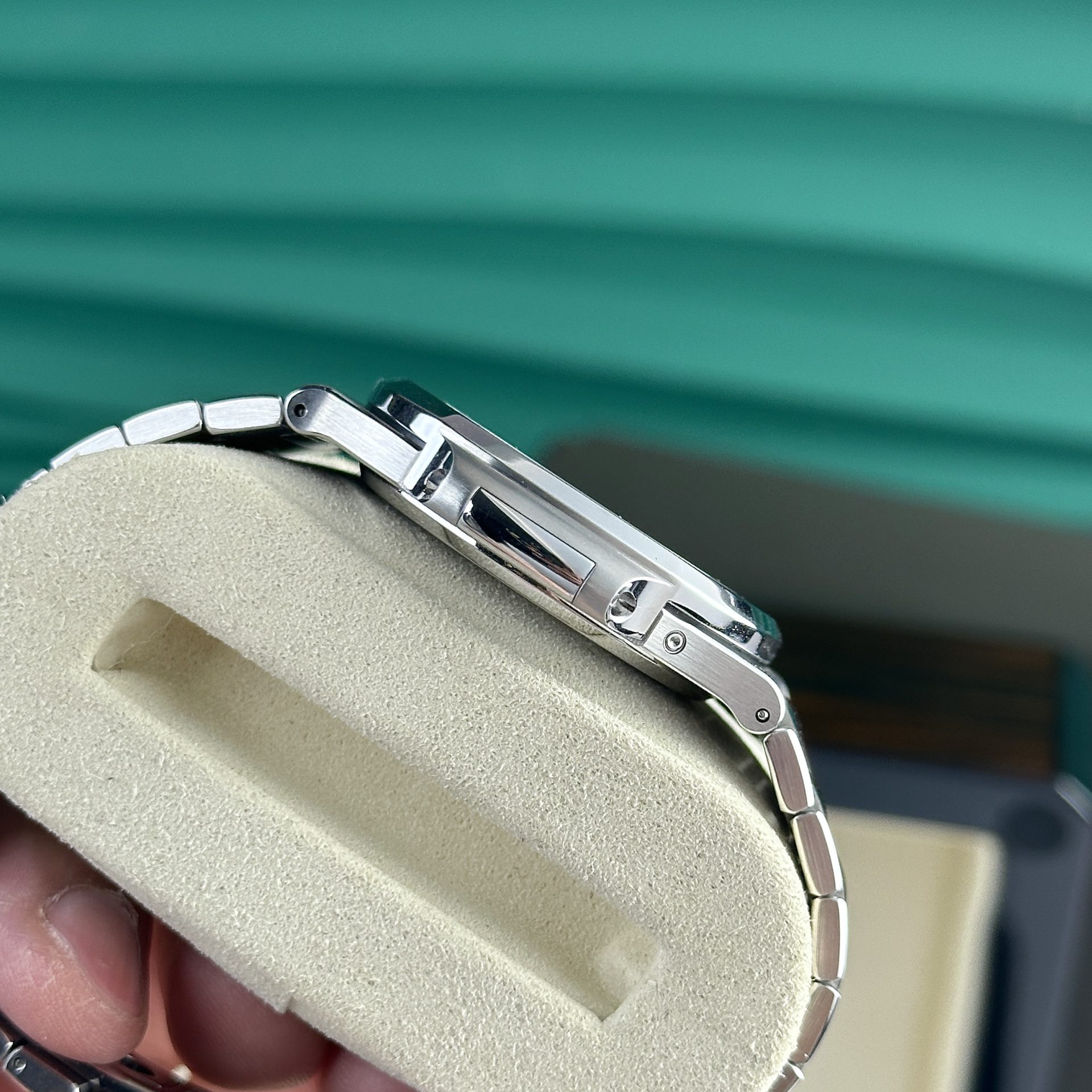 replica Patek Philippe Replica Watch Nautilus 5712 Demi Rose Gold GR Factory 40mm WATCHES 6 