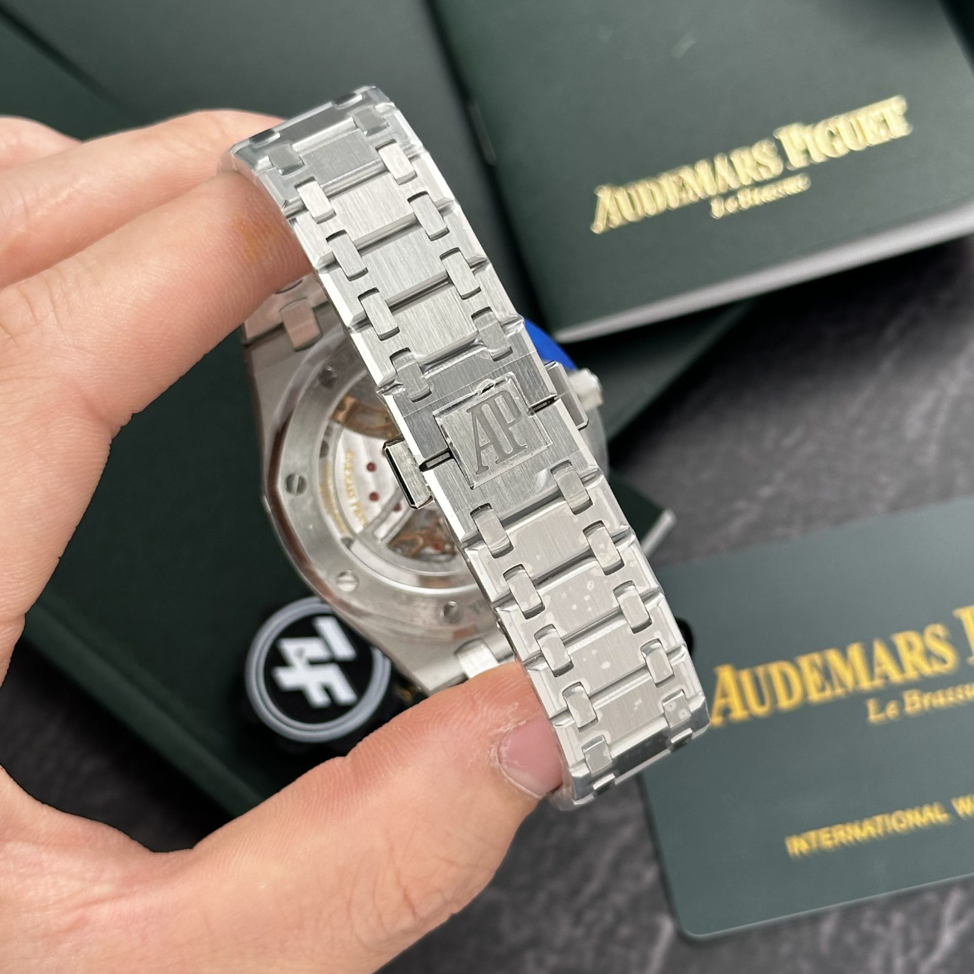 replica Audemars Piguet Replica Watch Royal Oak 15400ST Black Dial Rubber Strap 41mm WATCHES 7 