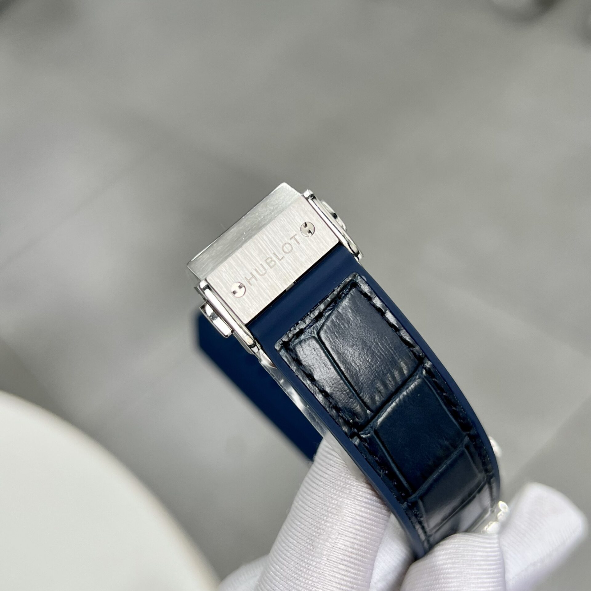 replica Hublot Fake Watch Big Bang One Click Dial Blue Custom Diamonds Moissanite 39mm WATCHES 7 