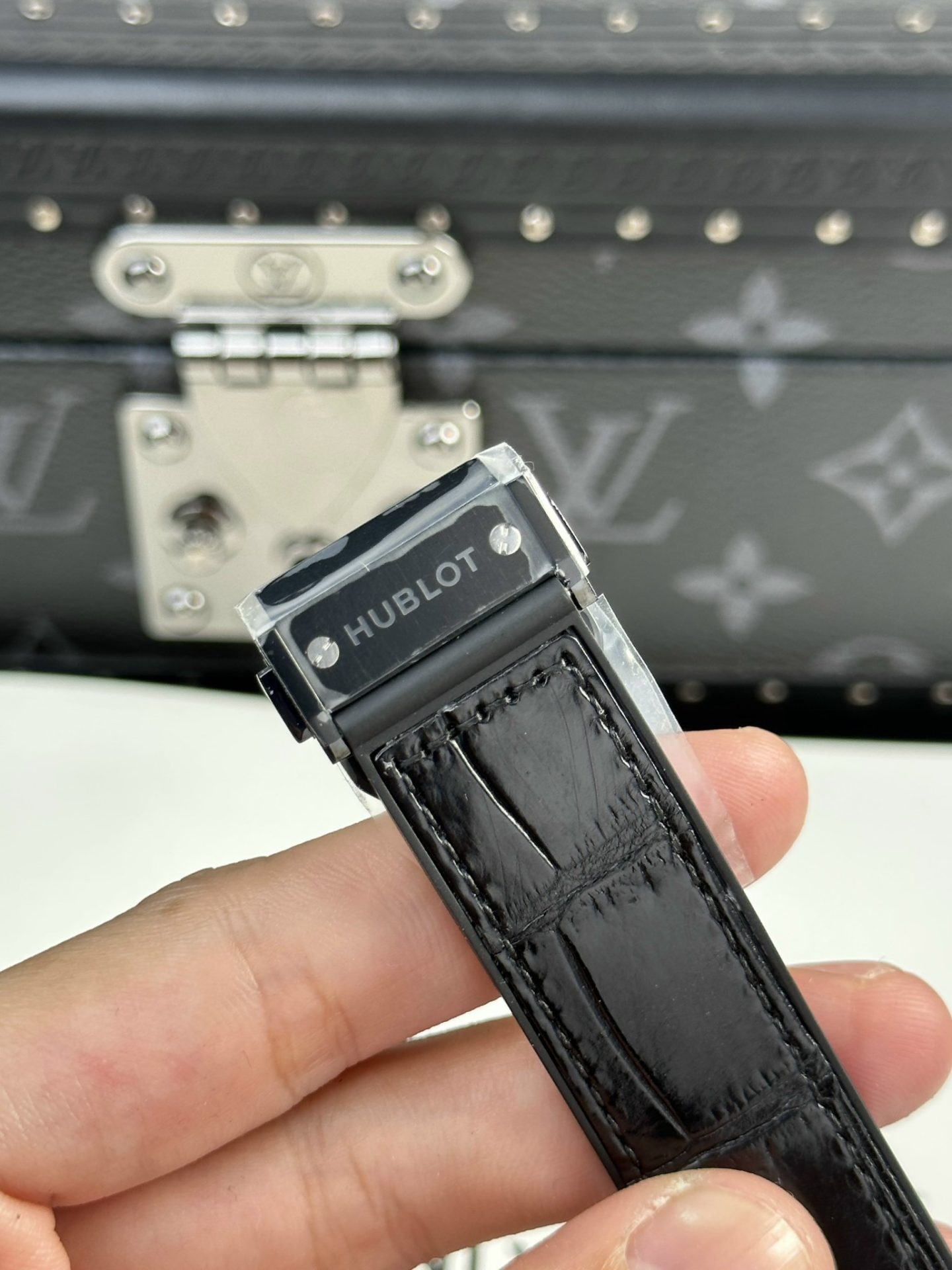 replica Hublot Replica Watch Classic Fusion Custom Full Moissanite Diamonds 42mm WATCHES 7 