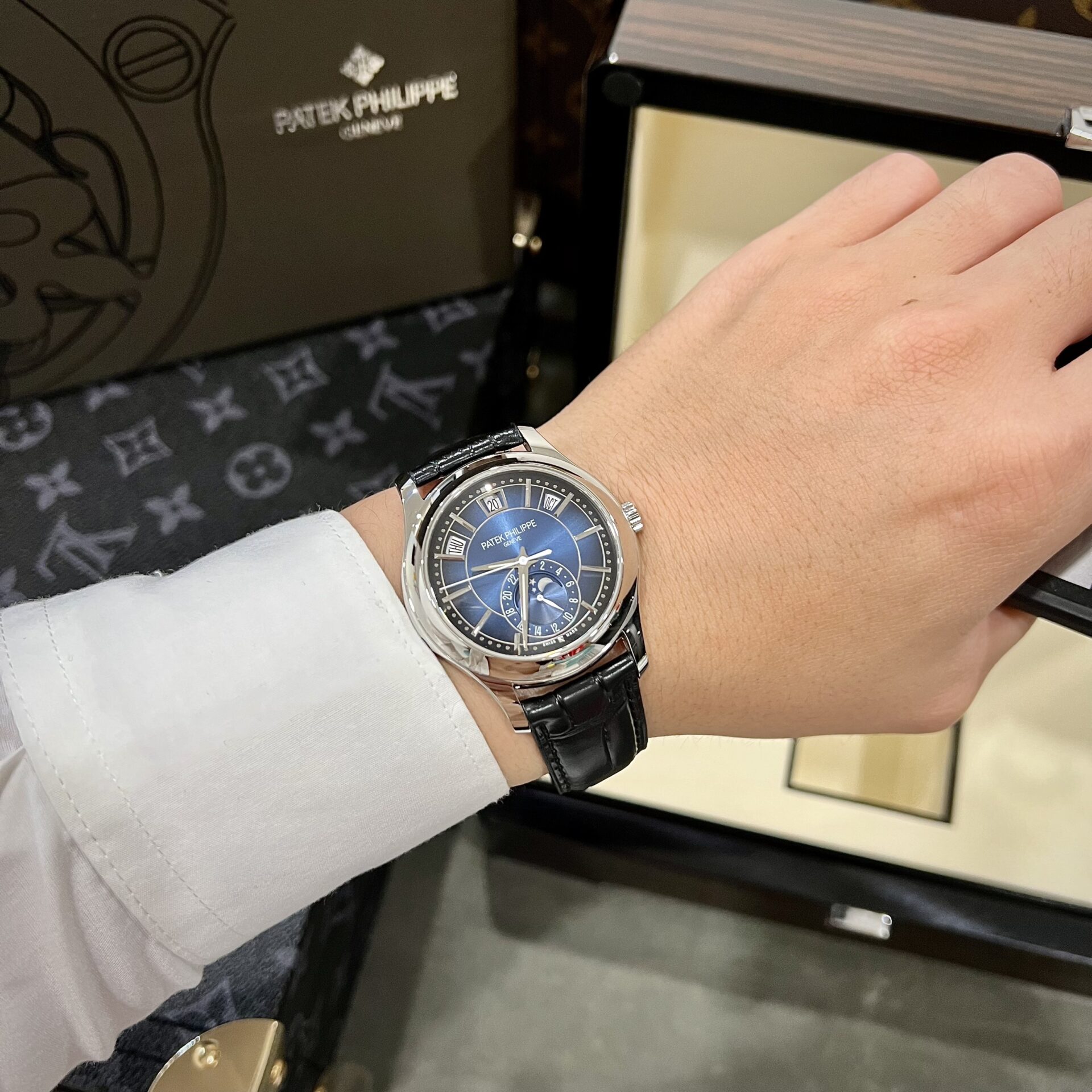 replica Patek Philippe Best Replica Watch Nautilus 5719 Custom CVD Diamond And White Gold 40mm WATCHES 7 