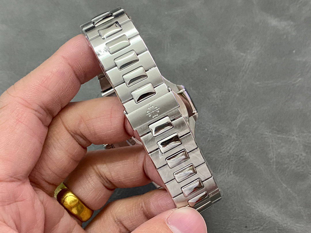 replica Patek Philippe Replica Watch Nautilus 7010 Rose Gold Womens 32mm WATCHES 7 