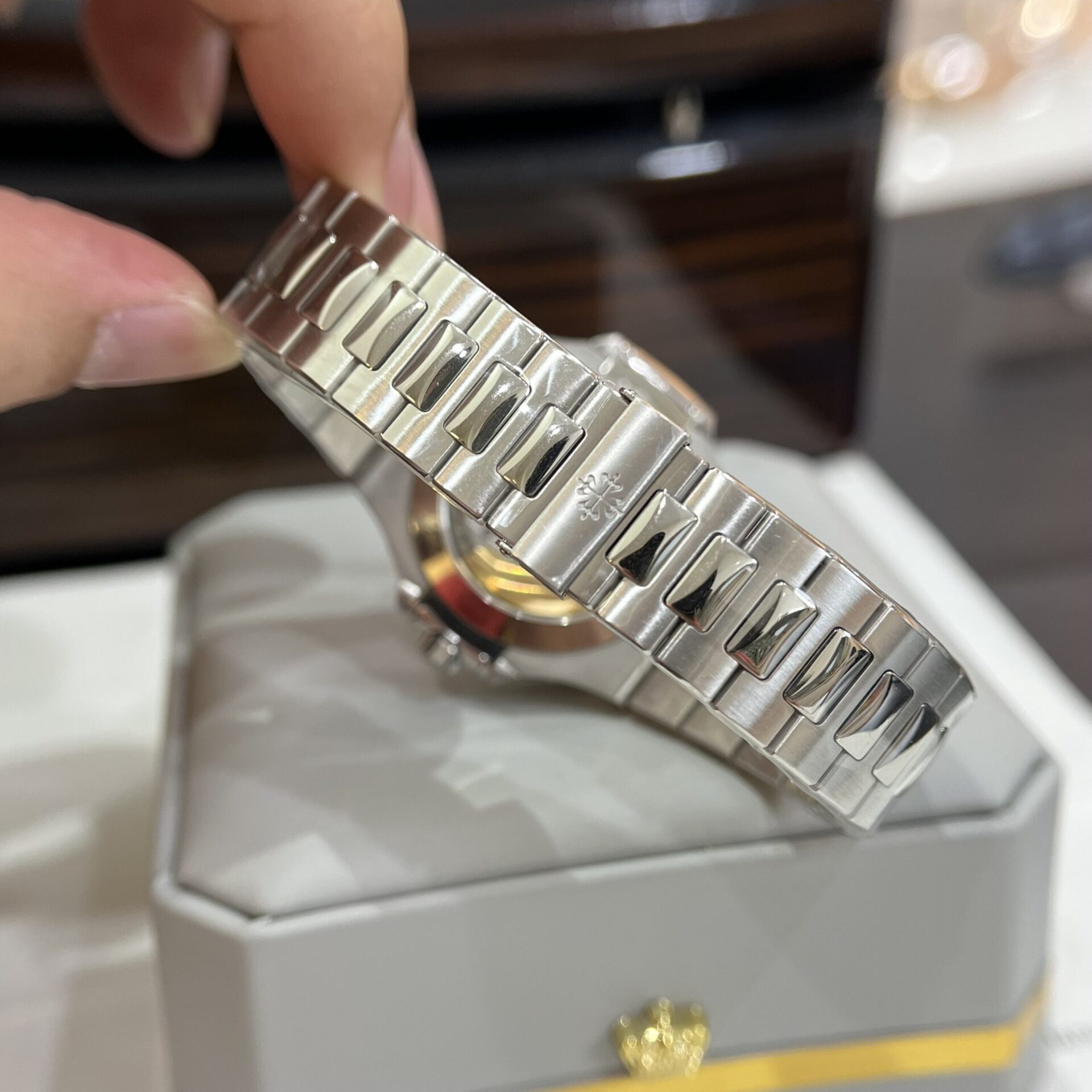 replica Patek Philippe Best Replica Watch Nautilus 5719 Custom Full Moissanite Diamonds 40mm WATCHES 7 
