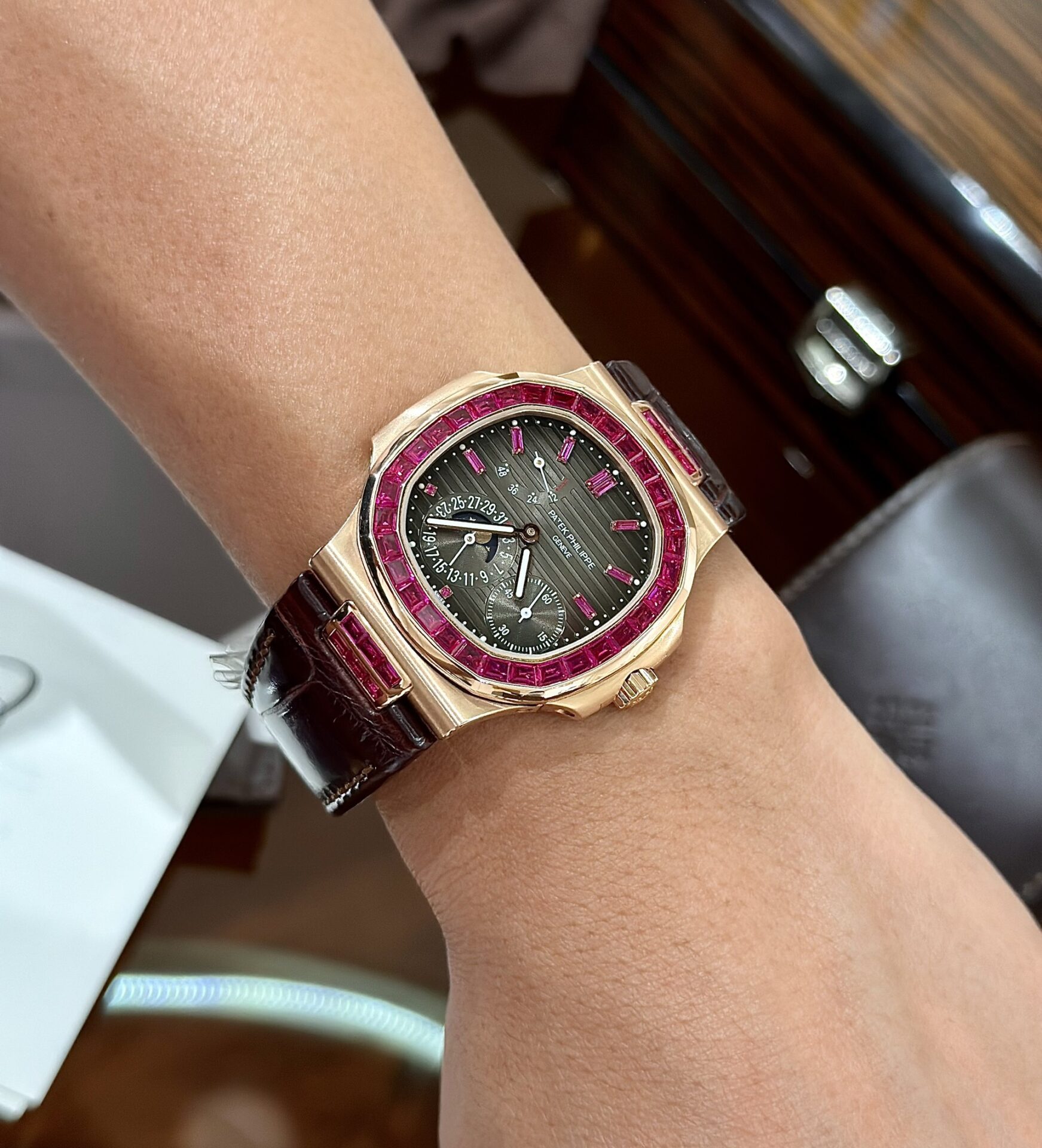 replica Patek Philippe Fake Watches Nautilus 7010 Womens Metal Wire 32mm WATCHES 8 