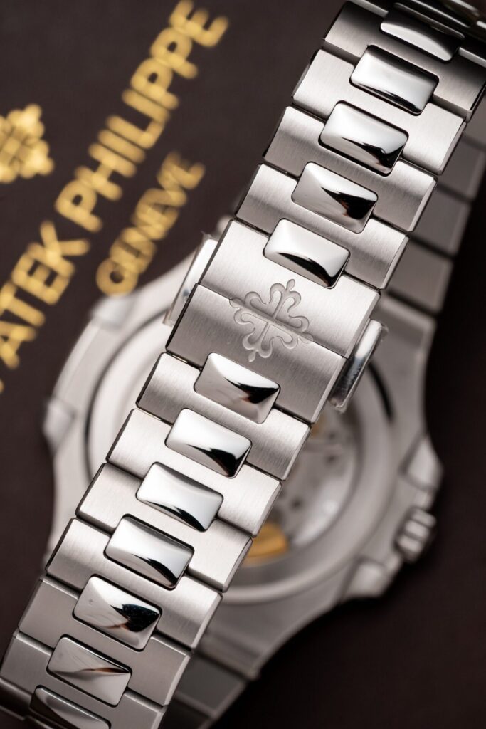 replica Patek Philippe Replica Watch Calatrava 5227G Mechanical Ivory Dial 3K Factory 39mm WATCHES 8 