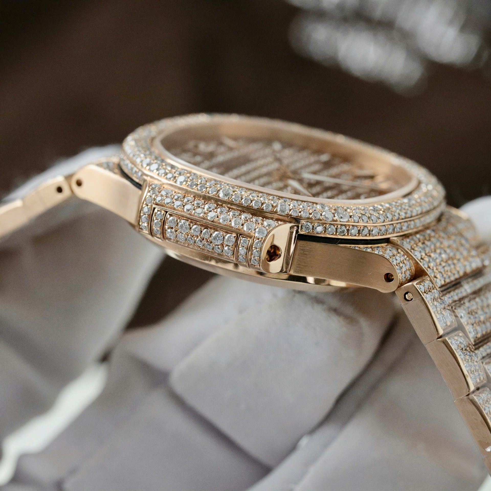 replica Patek Philippe Fake Watches Nautilus 7010 Womens Metal Wire 32mm WATCHES 8 