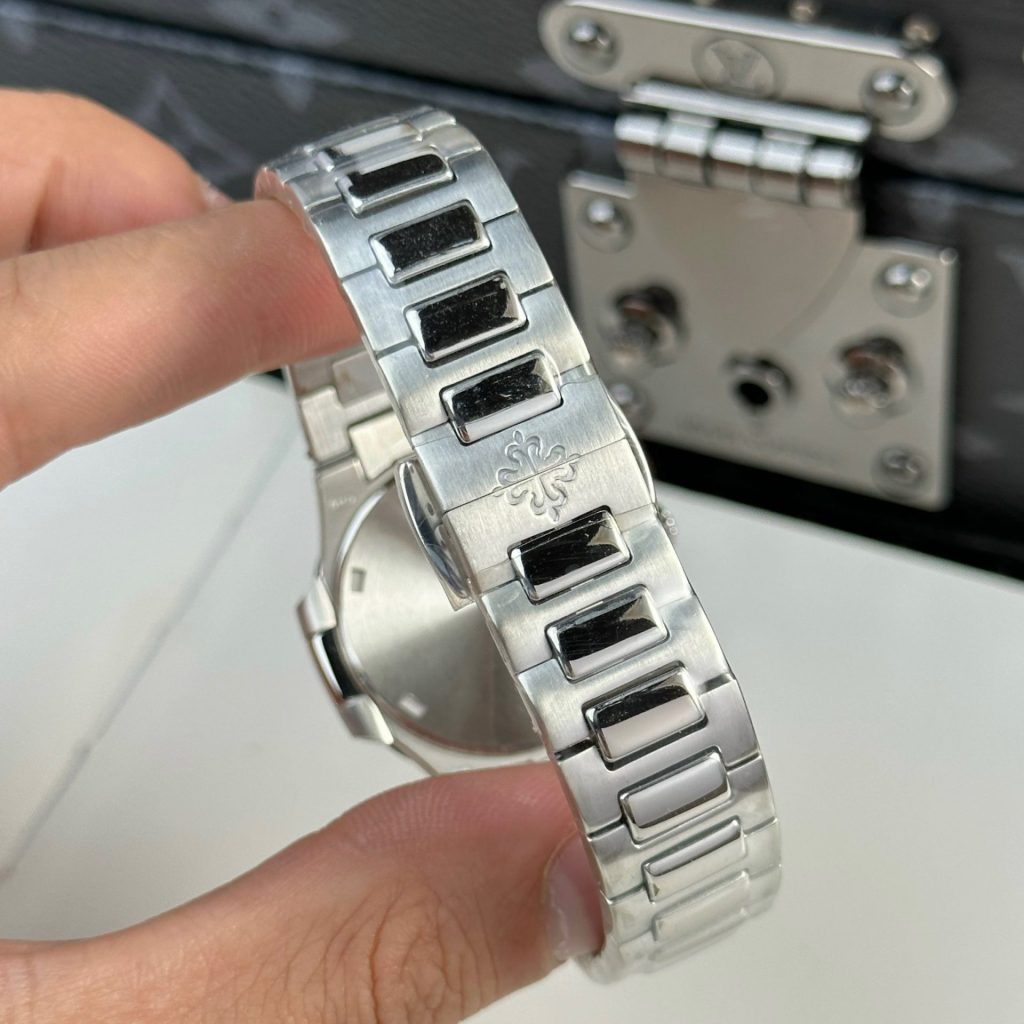 replica Patek Philippe Best Replica Watch Nautilus 5719 Custom CVD Diamond And White Gold 40mm WATCHES 8 