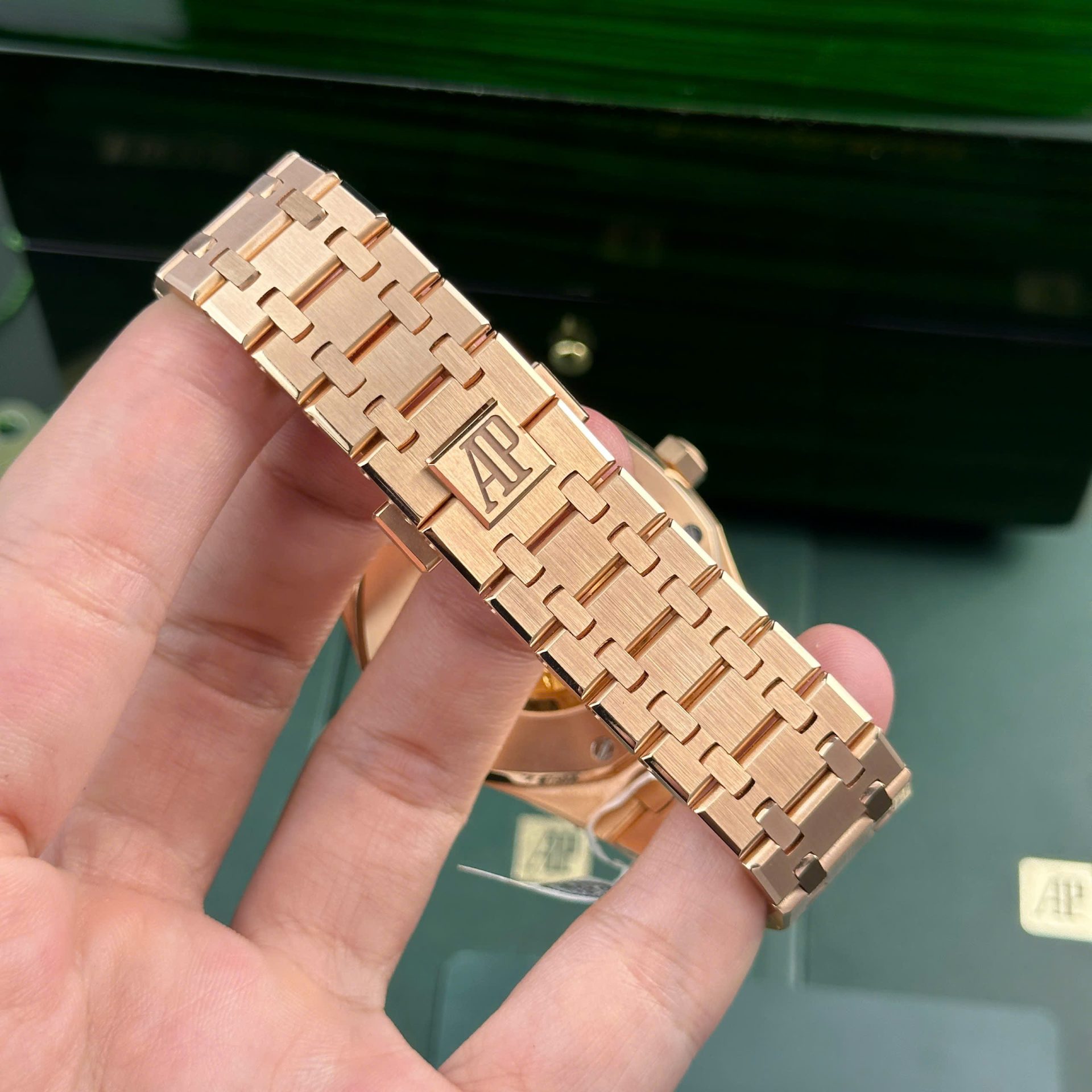 replica Audemars Piguet Fake Watch Royal Oak 15450 White Gold IP Factory 37mm WATCHES 9 