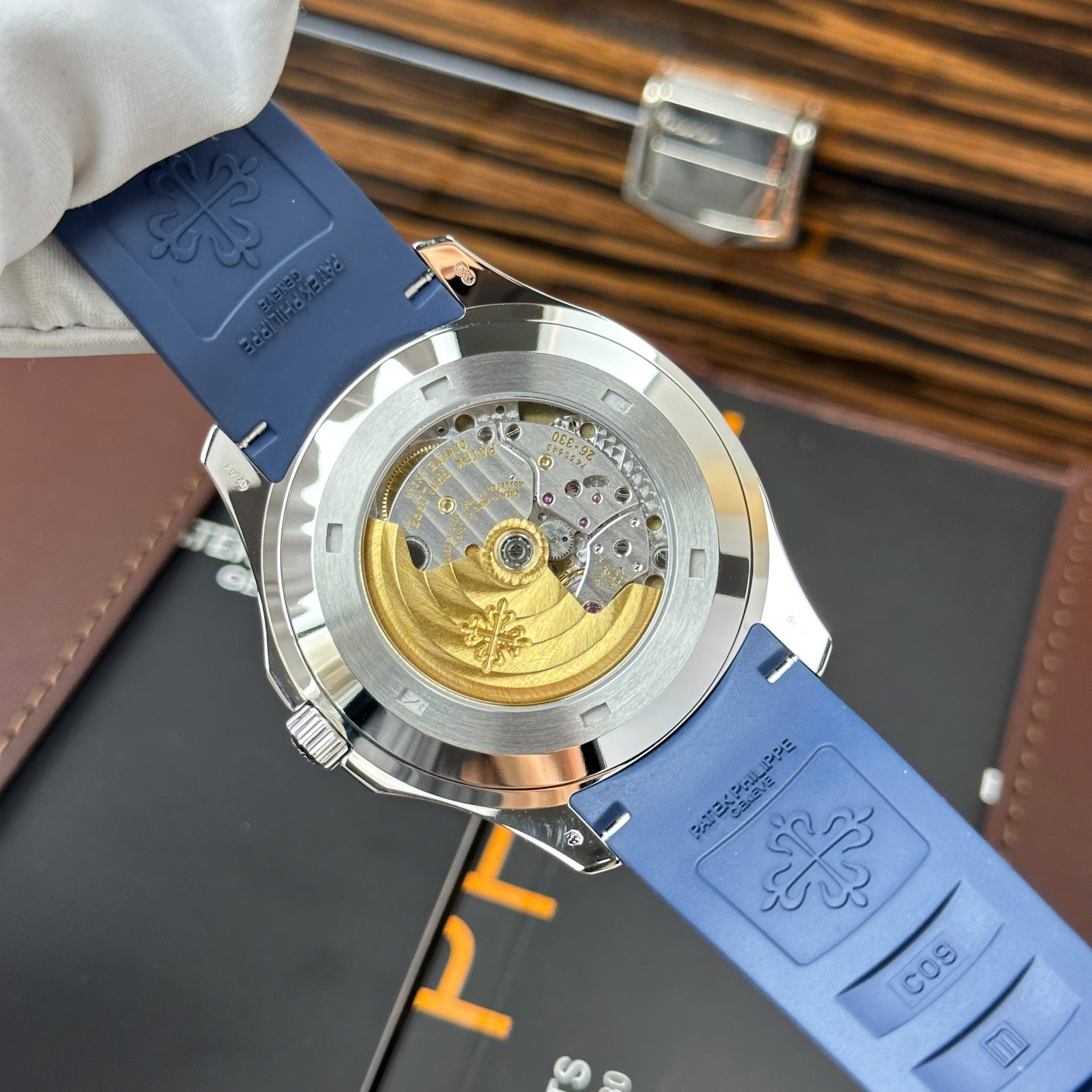 replica Patek Philippe Best Replica Watch Nautilus 5712 Custom Authentic Details 40mm WATCHES 9 