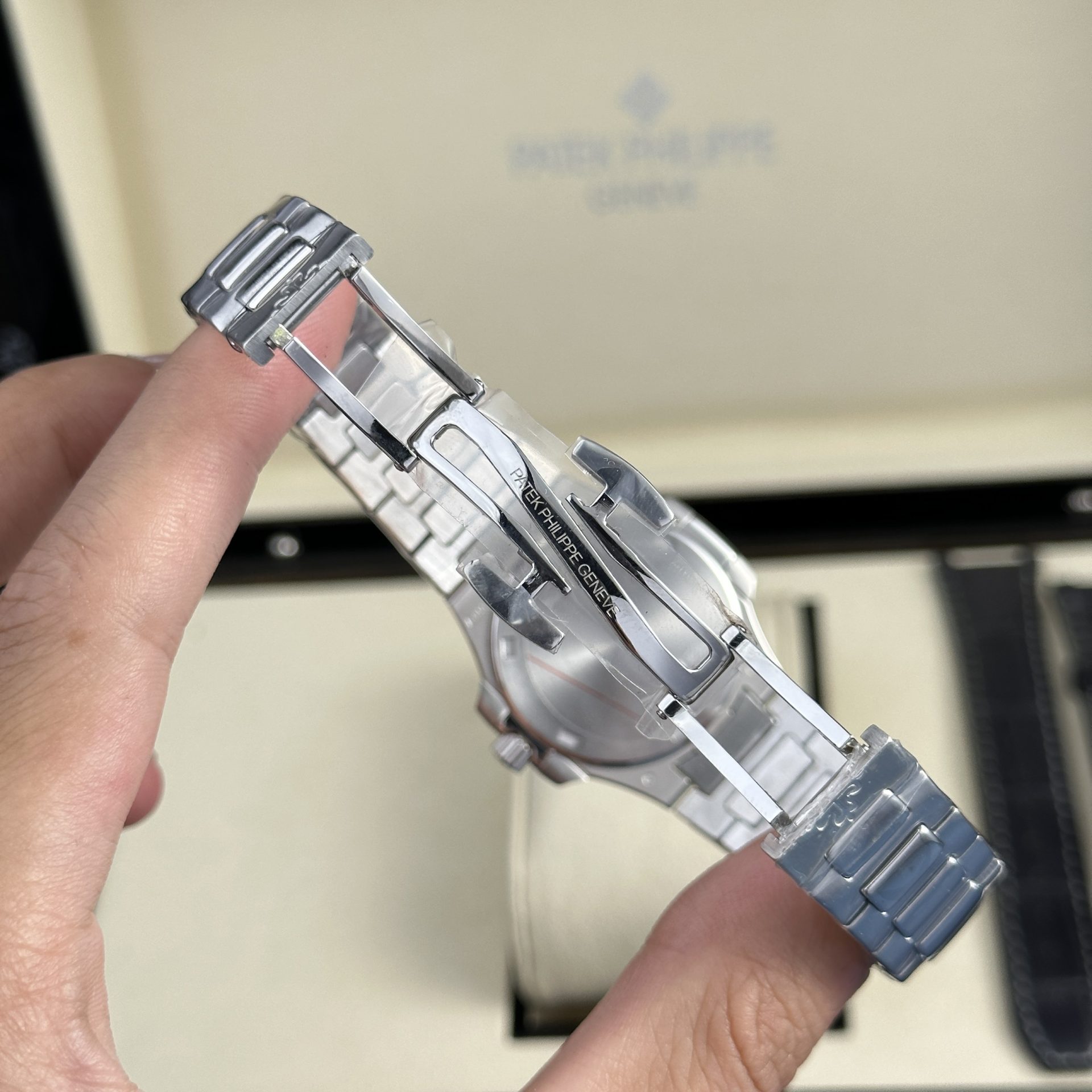 replica Patek Philippe Replica Watch Aquanaut 5067 Gray Dial Rubber Strap 35.6mm WATCHES 9 