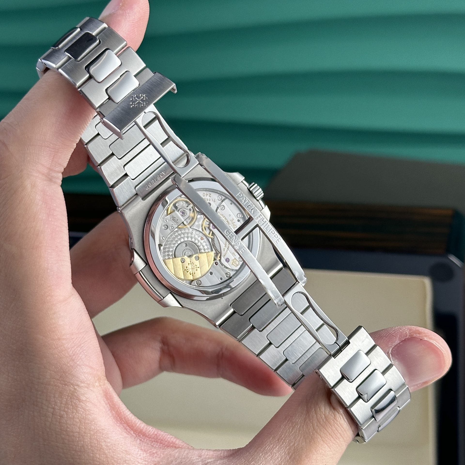 replica Patek Philippe Replica Watch Nautilus 5712 Demi Rose Gold GR Factory 40mm WATCHES 9 