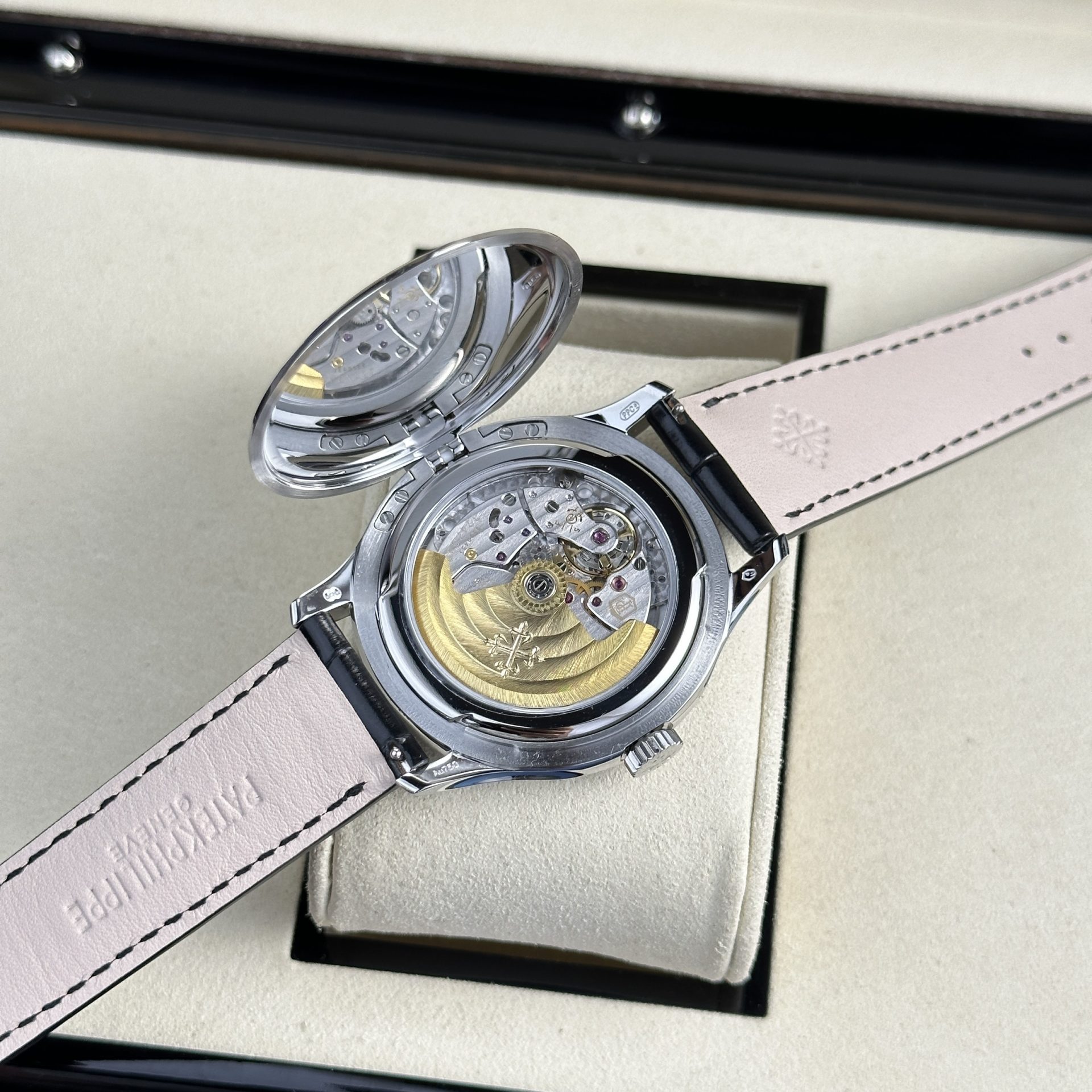 replica Patek Philippe Clone Watch Nautilus 5719 Full Diamonds Baguette 40mm WATCHES 9 